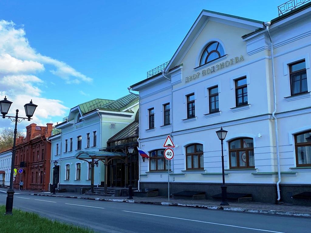 Двор Подзноева (главный корпус 4*)